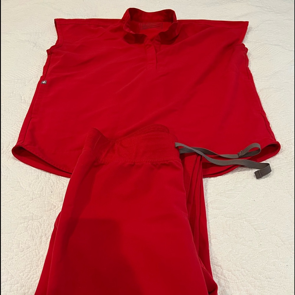 Figs- Rafaela scrub top (xs) and Livingston bottom (s)